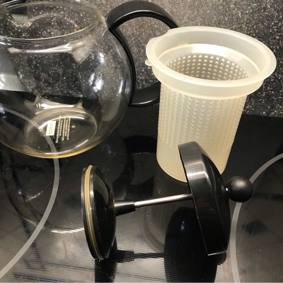 Bodum ASSAM Tea Press Infuser 34 oz Teapot - Picture 3 of 6